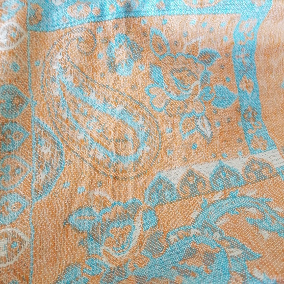 Reversible scarfs - Picture 2 of 4